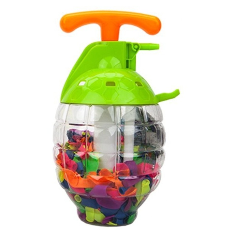 Water balloon pump including 200 balloons