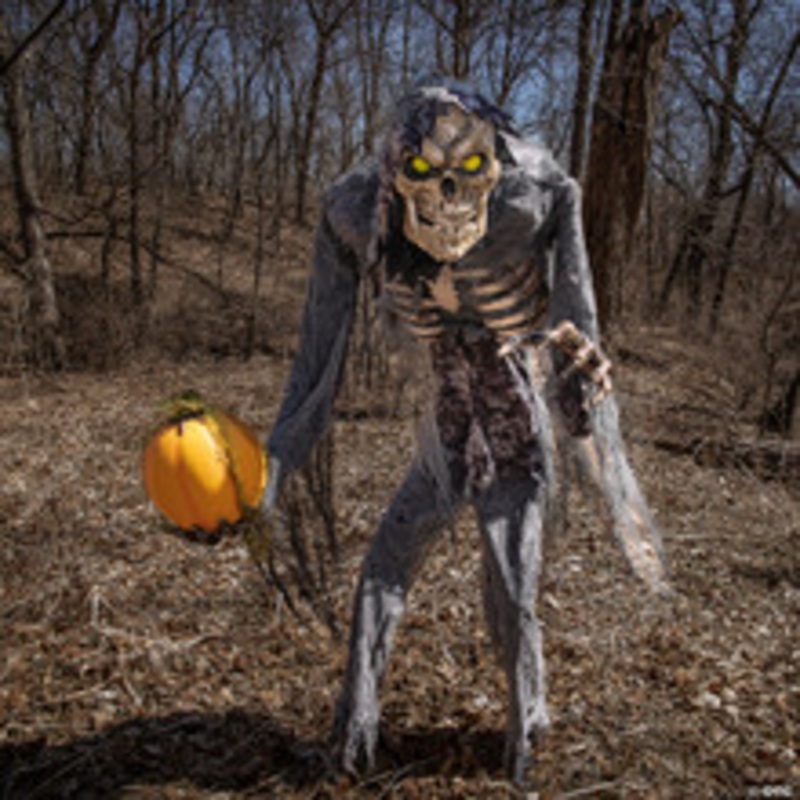 7′ Prowling Jack Animated Prop