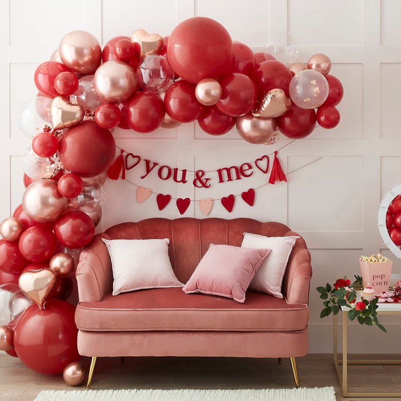 Lovely Red Glamorous Balloon Garland