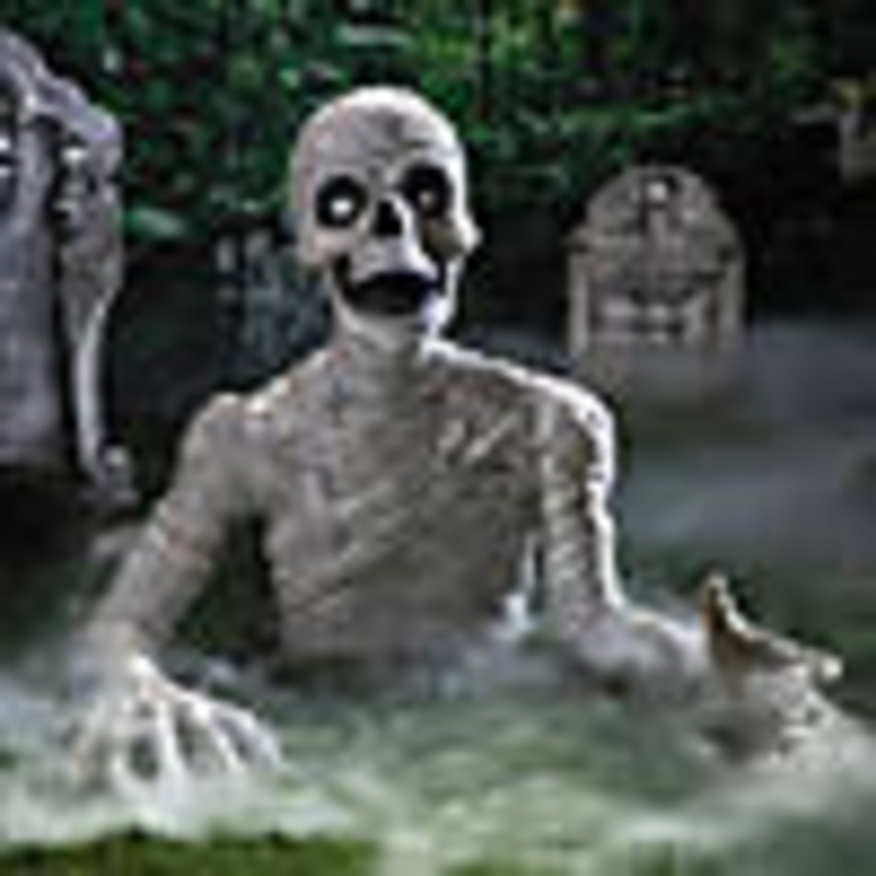 38 1/2 x 35 Groundbreaker Reaching Mummy Halloween Decoration