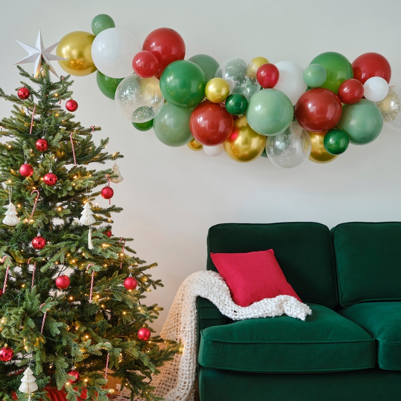 Eco Land of Christmas balloon garland