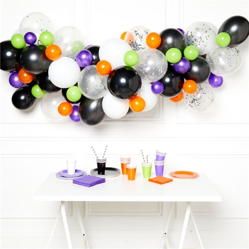 DIY Halloween balloon garland witch house